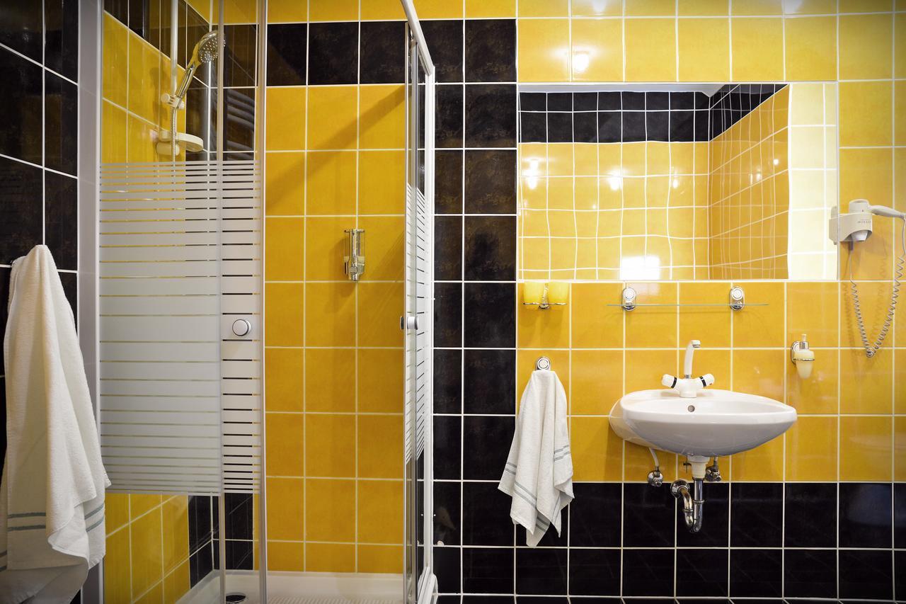 Pension Yellow Temeşvar Dış mekan fotoğraf